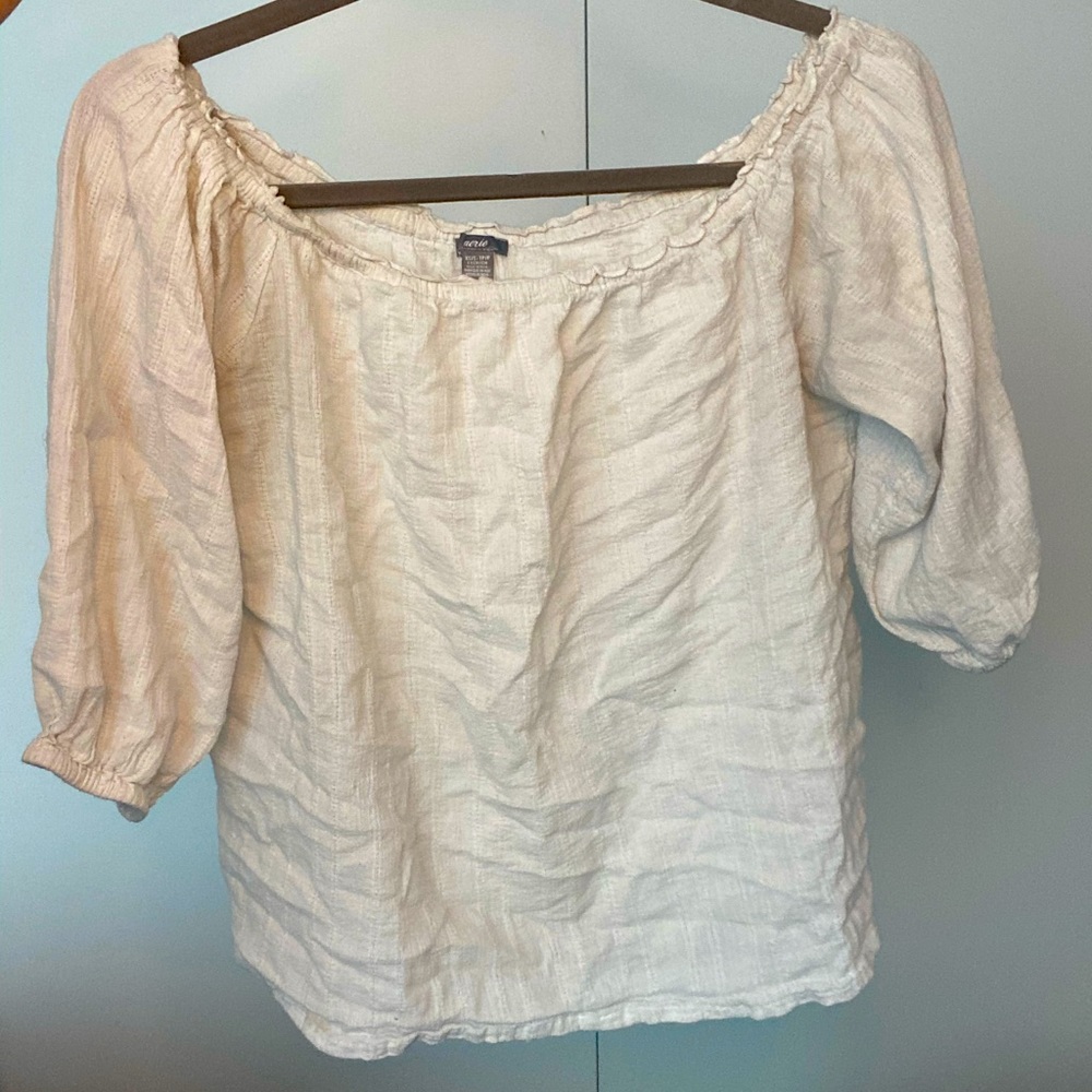 Off the shoulder American eagle top!